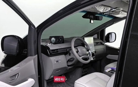 Hyundai Staria, 2024 год, 7 850 000 рублей, 7 фотография