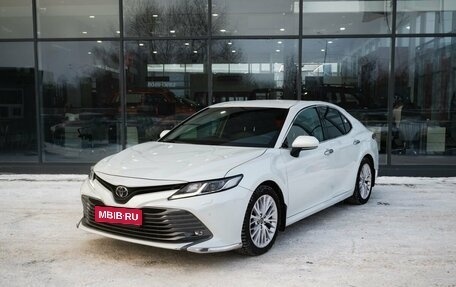 Toyota Camry, 2018 год, 2 749 000 рублей, 1 фотография