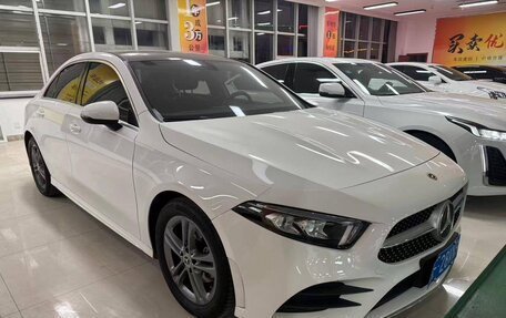 Mercedes-Benz A-Класс, 2022 год, 1 950 000 рублей, 4 фотография