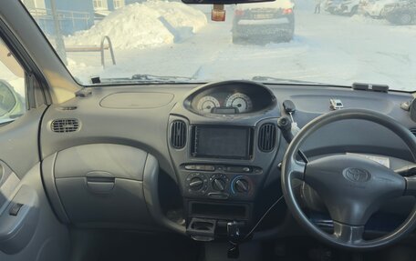 Toyota FunCargo, 2001 год, 430 000 рублей, 3 фотография