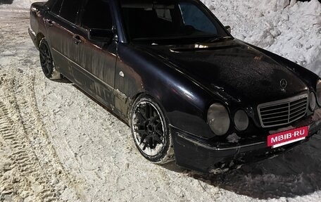 Mercedes-Benz E-Класс, 1997 год, 430 000 рублей, 6 фотография