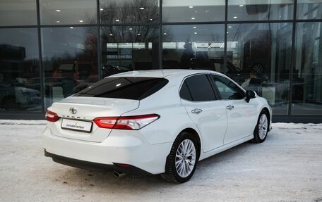 Toyota Camry, 2018 год, 2 749 000 рублей, 2 фотография