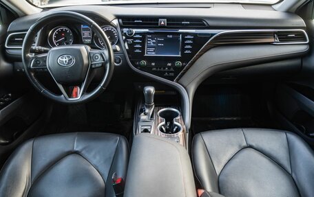 Toyota Camry, 2018 год, 2 749 000 рублей, 15 фотография