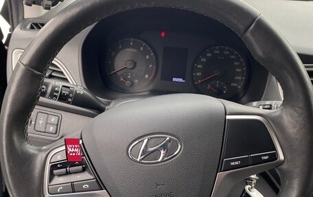 Hyundai Solaris II рестайлинг, 2021 год, 1 540 000 рублей, 4 фотография