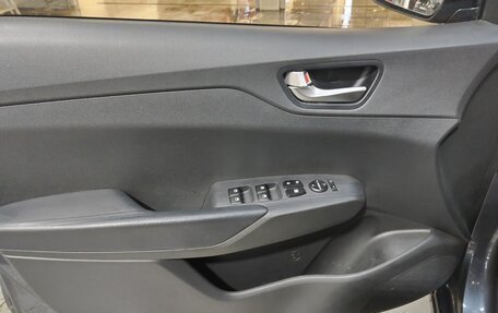 Hyundai Solaris II рестайлинг, 2021 год, 1 690 000 рублей, 5 фотография