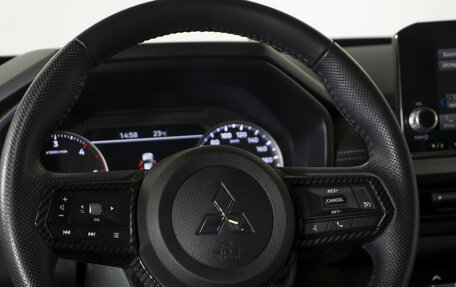 Mitsubishi L200, 2024 год, 4 758 000 рублей, 10 фотография