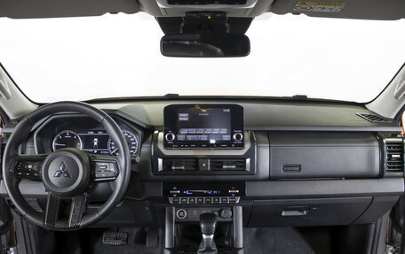 Mitsubishi L200, 2024 год, 4 758 000 рублей, 9 фотография