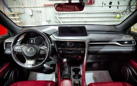 Lexus RX IV рестайлинг, 2019 год, 4 750 000 рублей, 10 фотография