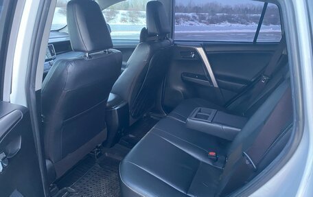 Toyota RAV4, 2018 год, 2 690 000 рублей, 4 фотография