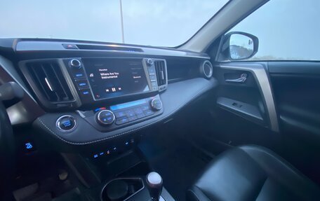 Toyota RAV4, 2018 год, 2 690 000 рублей, 7 фотография