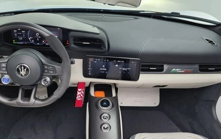 Maserati MC20, 2023 год, 29 000 000 рублей, 6 фотография