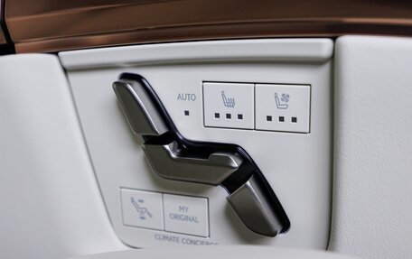 Lexus LM, 2025 год, 19 900 000 рублей, 28 фотография