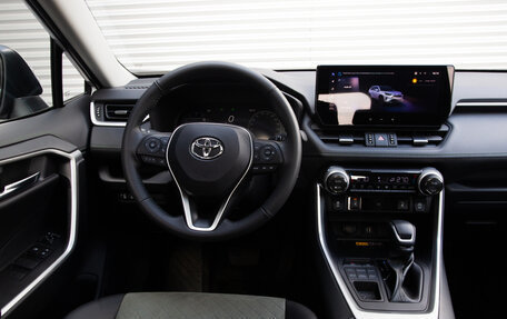 Toyota RAV4, 2025 год, 4 990 000 рублей, 15 фотография