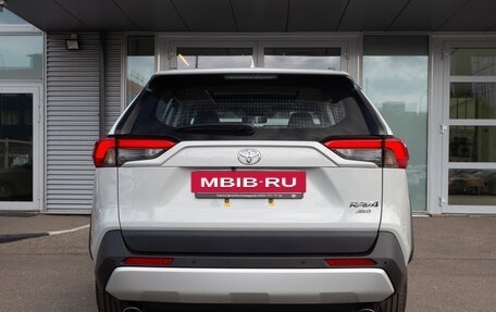 Toyota RAV4, 2025 год, 4 990 000 рублей, 6 фотография