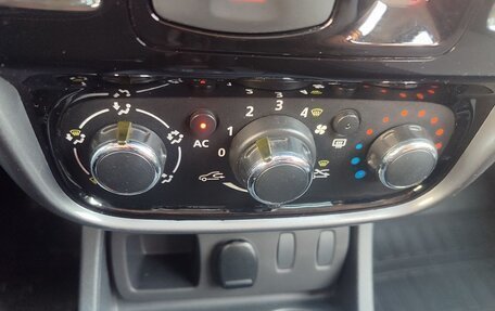 Renault Duster I рестайлинг, 2014 год, 1 030 000 рублей, 13 фотография