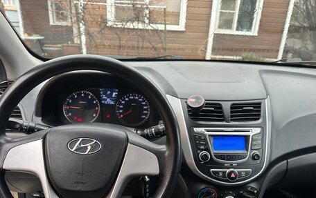 Hyundai Solaris II рестайлинг, 2012 год, 780 000 рублей, 7 фотография