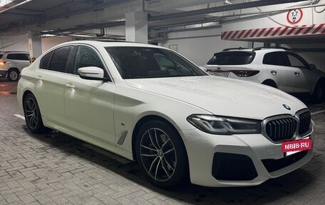 BMW 5 серия, 2022 год, 5 299 000 рублей, 2 фотография