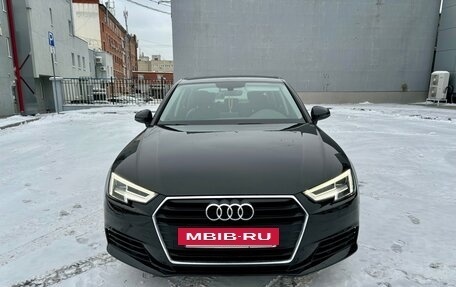 Audi A4, 2018 год, 2 600 000 рублей, 4 фотография