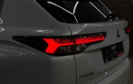 Mitsubishi Outlander, 2023 год, 3 650 000 рублей, 9 фотография