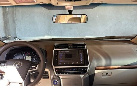 Toyota Land Cruiser Prado 150 рестайлинг 2, 2021 год, 5 500 000 рублей, 3 фотография