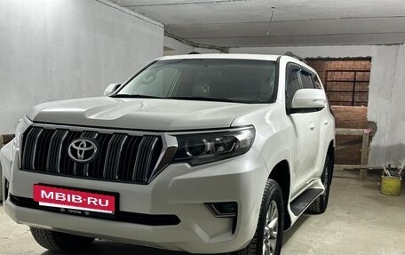 Toyota Land Cruiser Prado 150 рестайлинг 2, 2021 год, 5 500 000 рублей, 5 фотография