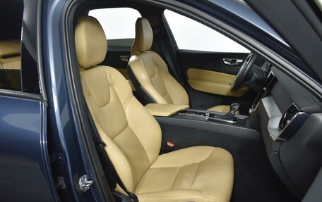 Volvo XC60 II, 2019 год, 3 500 000 рублей, 8 фотография