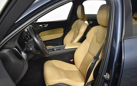 Volvo XC60 II, 2019 год, 3 500 000 рублей, 10 фотография