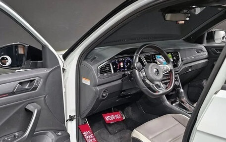 Volkswagen T-Roc I, 2021 год, 3 230 000 рублей, 9 фотография