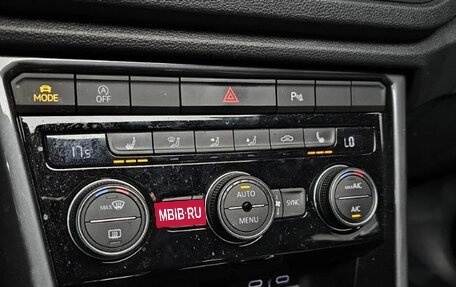 Volkswagen T-Roc I, 2021 год, 3 230 000 рублей, 16 фотография