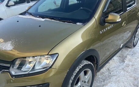 Renault Sandero II рестайлинг, 2015 год, 895 000 рублей, 2 фотография