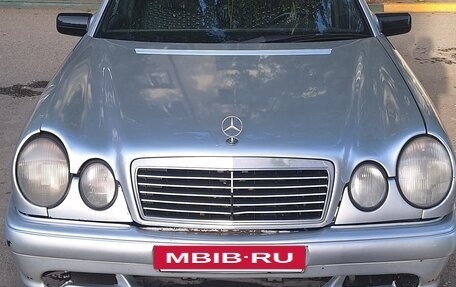 Mercedes-Benz E-Класс, 1997 год, 487 500 рублей, 3 фотография