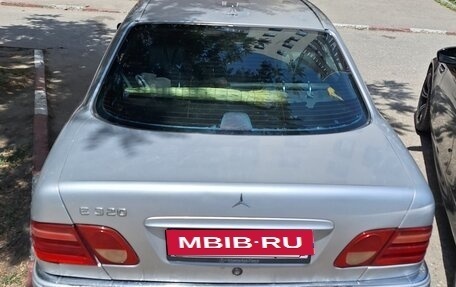 Mercedes-Benz E-Класс, 1997 год, 487 500 рублей, 4 фотография