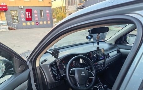 Mitsubishi Outlander III рестайлинг 3, 2012 год, 1 150 000 рублей, 9 фотография