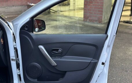 Renault Logan II, 2019 год, 415 000 рублей, 11 фотография