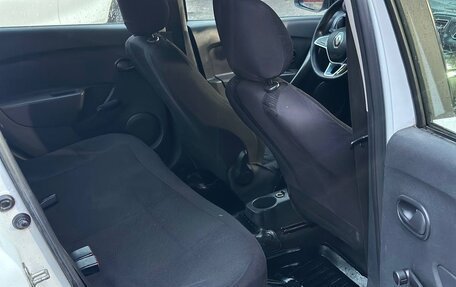 Renault Logan II, 2019 год, 415 000 рублей, 15 фотография