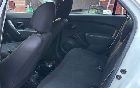 Renault Logan II, 2019 год, 415 000 рублей, 18 фотография