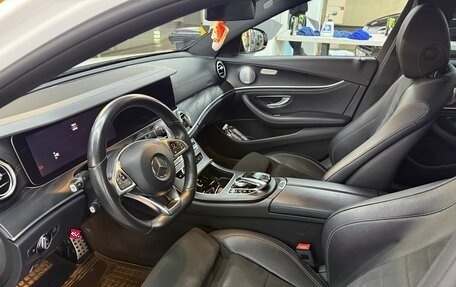 Mercedes-Benz E-Класс, 2017 год, 3 400 000 рублей, 14 фотография