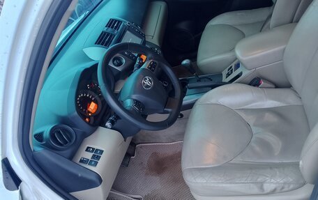 Toyota RAV4, 2011 год, 1 150 000 рублей, 4 фотография