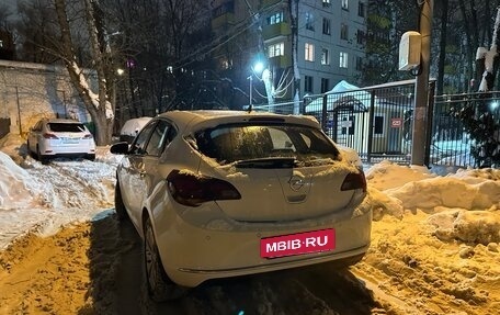 Opel Astra J, 2013 год, 1 000 000 рублей, 4 фотография