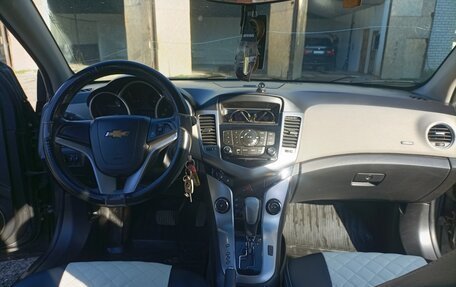 Chevrolet Cruze II, 2011 год, 500 000 рублей, 3 фотография