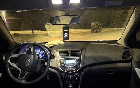 Hyundai Solaris II рестайлинг, 2012 год, 590 000 рублей, 4 фотография