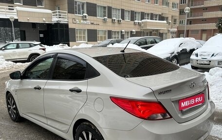 Hyundai Solaris II рестайлинг, 2015 год, 1 100 000 рублей, 5 фотография