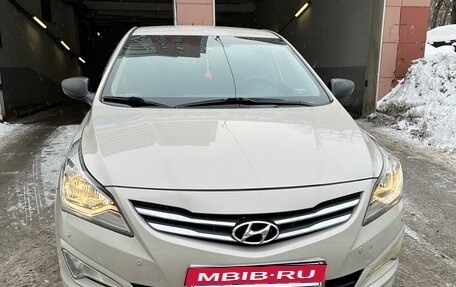 Hyundai Solaris II рестайлинг, 2015 год, 1 100 000 рублей, 2 фотография