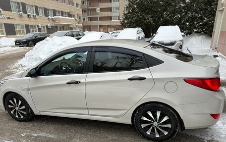 Hyundai Solaris II рестайлинг, 2015 год, 1 100 000 рублей, 6 фотография