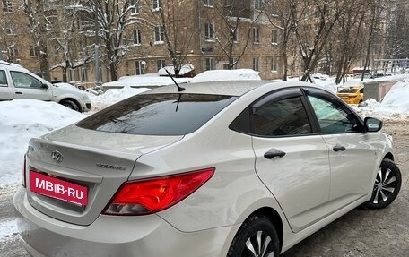 Hyundai Solaris II рестайлинг, 2015 год, 1 100 000 рублей, 7 фотография