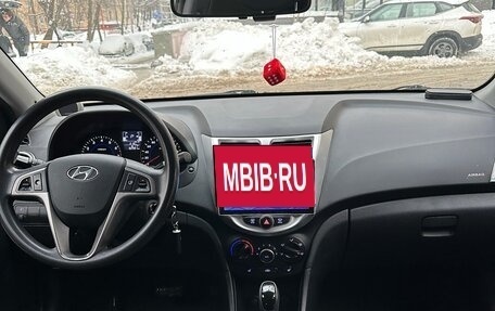 Hyundai Solaris II рестайлинг, 2015 год, 1 100 000 рублей, 10 фотография