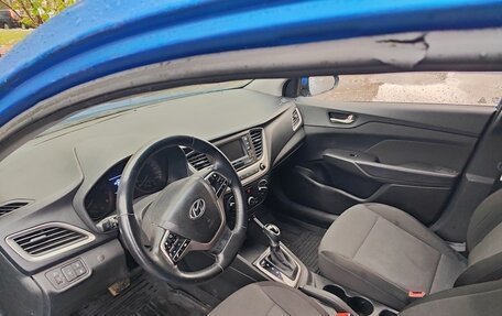 Hyundai Solaris II рестайлинг, 2019 год, 910 000 рублей, 4 фотография