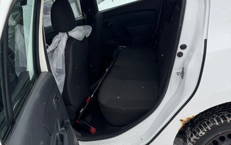 Renault Logan II, 2017 год, 340 000 рублей, 8 фотография