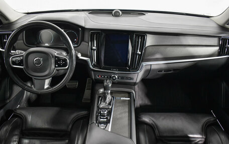 Volvo V90 Cross Country I рестайлинг, 2017 год, 2 799 000 рублей, 15 фотография