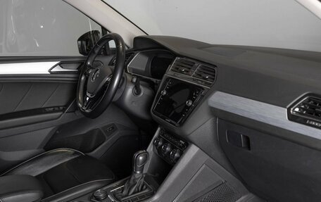 Volkswagen Tiguan II, 2018 год, 3 230 000 рублей, 7 фотография